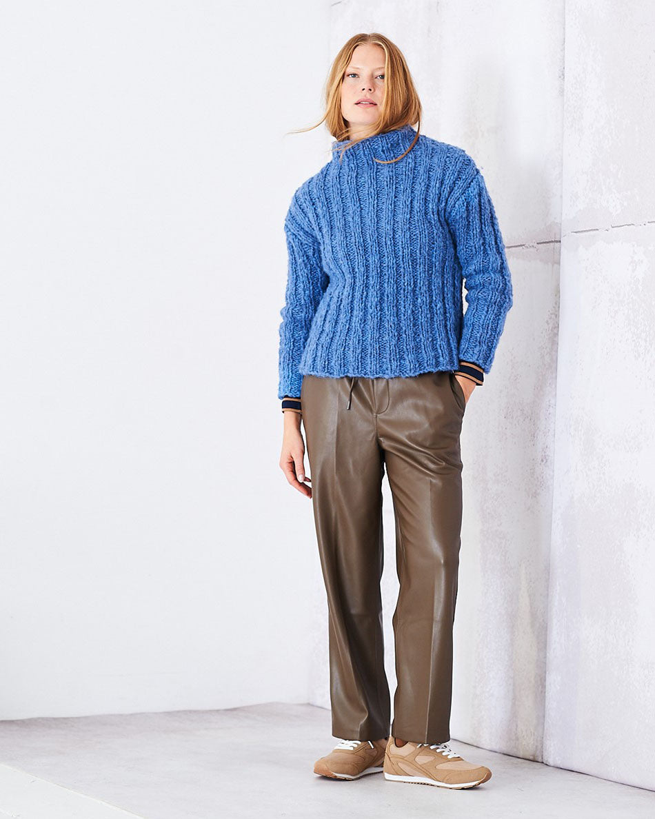Knitted Sweaters in Cloudlike Pattern - 10252