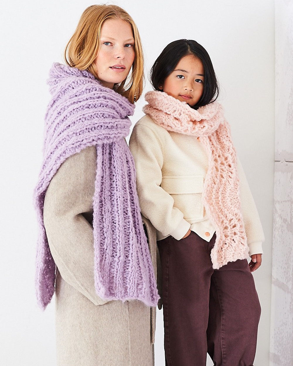 Knitted Accessories in Cloudlike Pattern - 10255